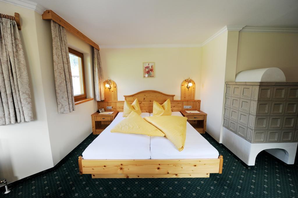 Hotel Garni Landhaus Platzer 齐勒河谷采尔 外观 照片