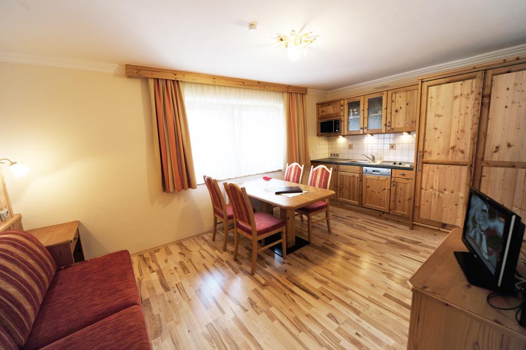 Hotel Garni Landhaus Platzer 齐勒河谷采尔 外观 照片