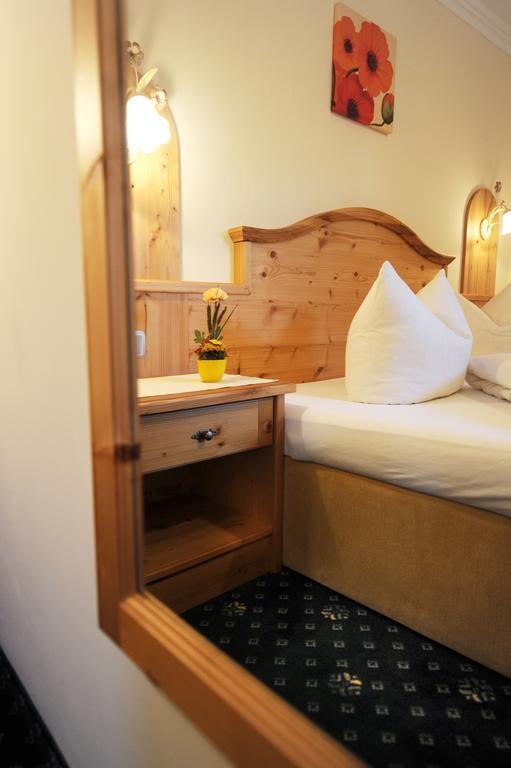 Hotel Garni Landhaus Platzer 齐勒河谷采尔 外观 照片