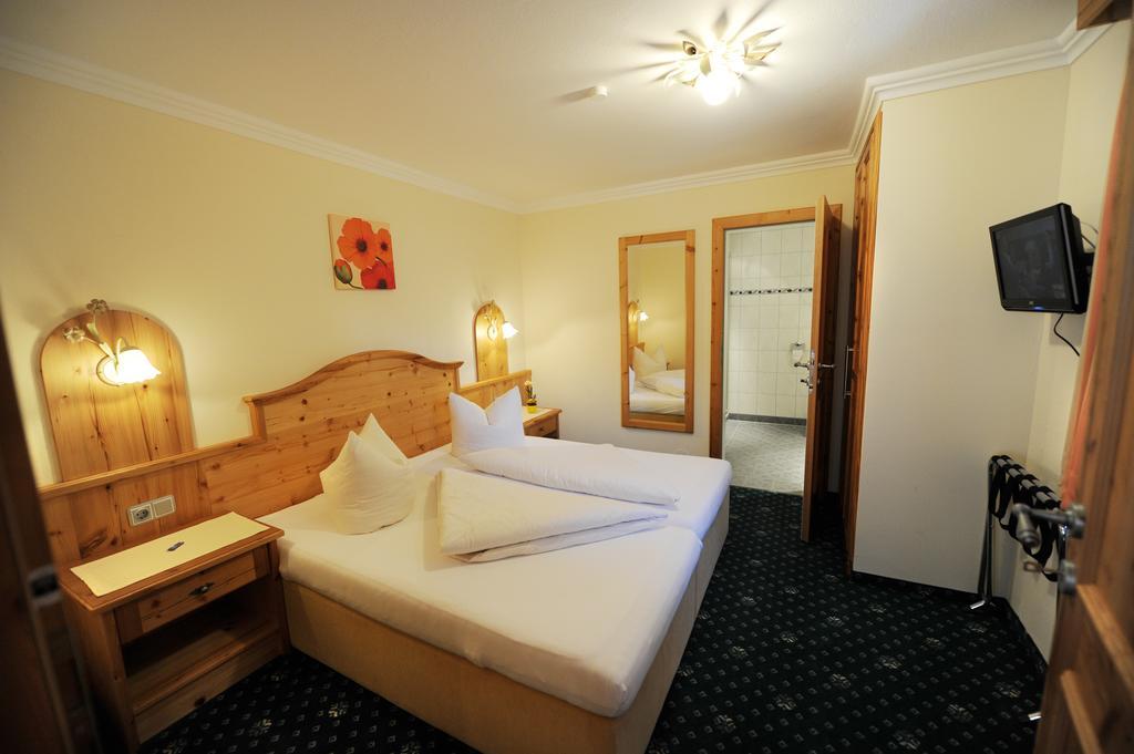 Hotel Garni Landhaus Platzer 齐勒河谷采尔 外观 照片