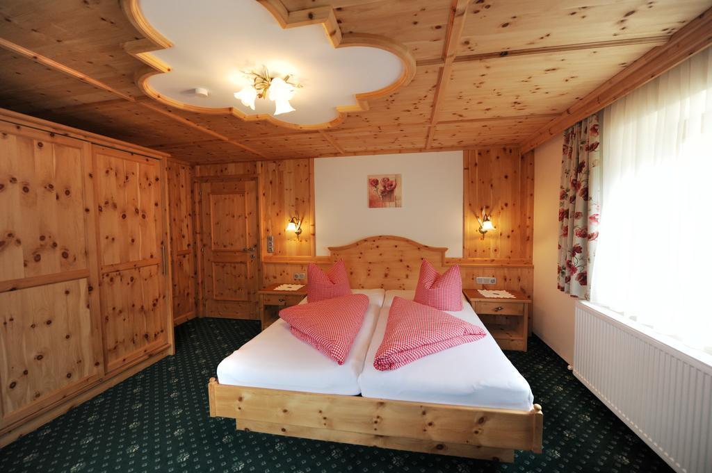 Hotel Garni Landhaus Platzer 齐勒河谷采尔 外观 照片