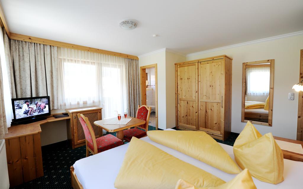 Hotel Garni Landhaus Platzer 齐勒河谷采尔 外观 照片