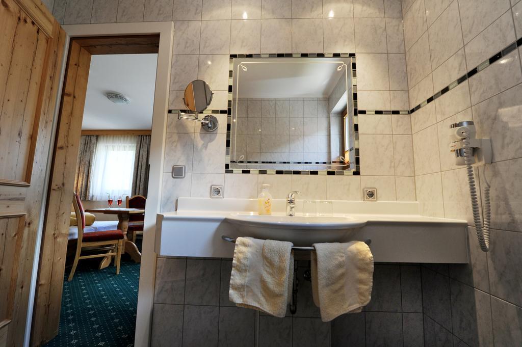Hotel Garni Landhaus Platzer 齐勒河谷采尔 外观 照片