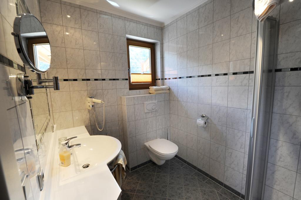 Hotel Garni Landhaus Platzer 齐勒河谷采尔 外观 照片