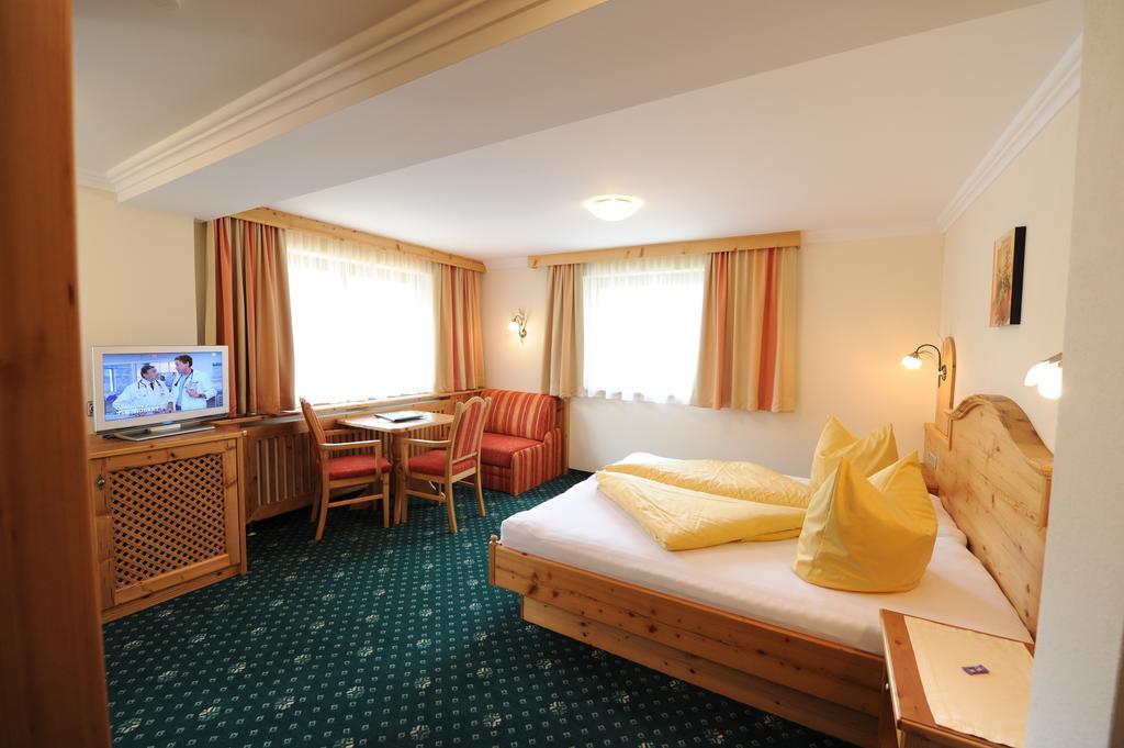 Hotel Garni Landhaus Platzer 齐勒河谷采尔 外观 照片