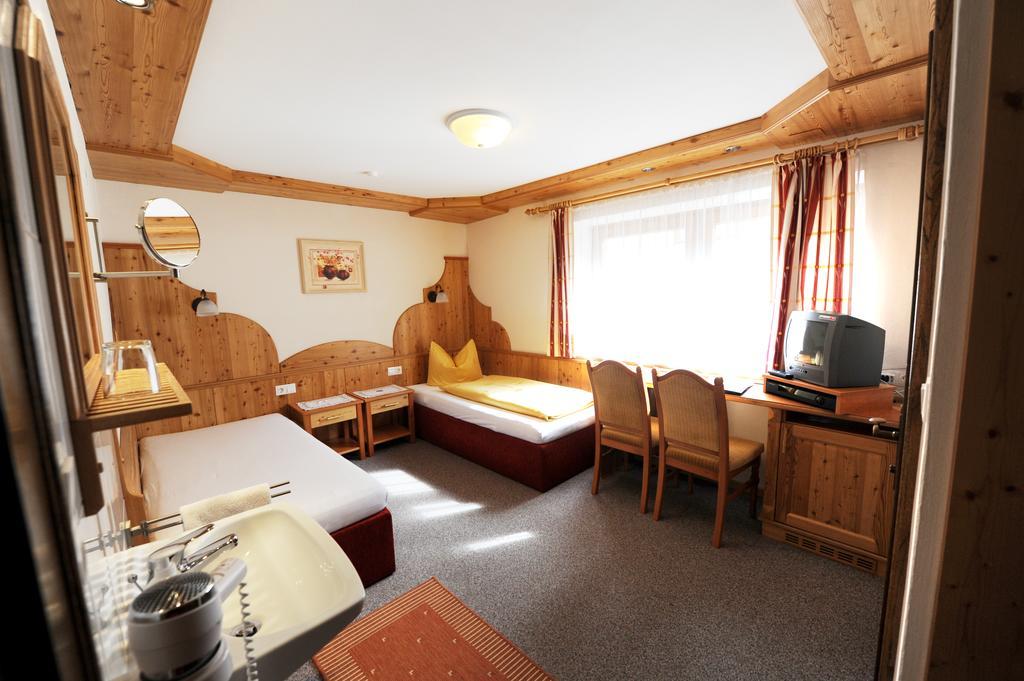Hotel Garni Landhaus Platzer 齐勒河谷采尔 外观 照片