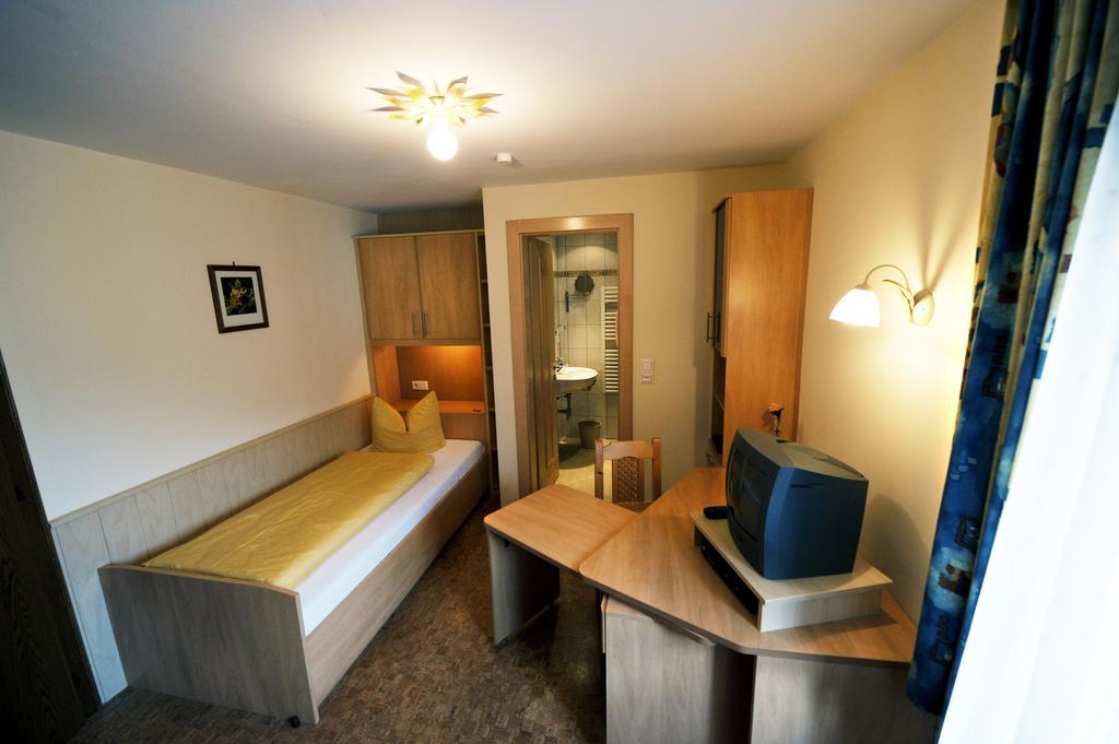 Hotel Garni Landhaus Platzer 齐勒河谷采尔 外观 照片