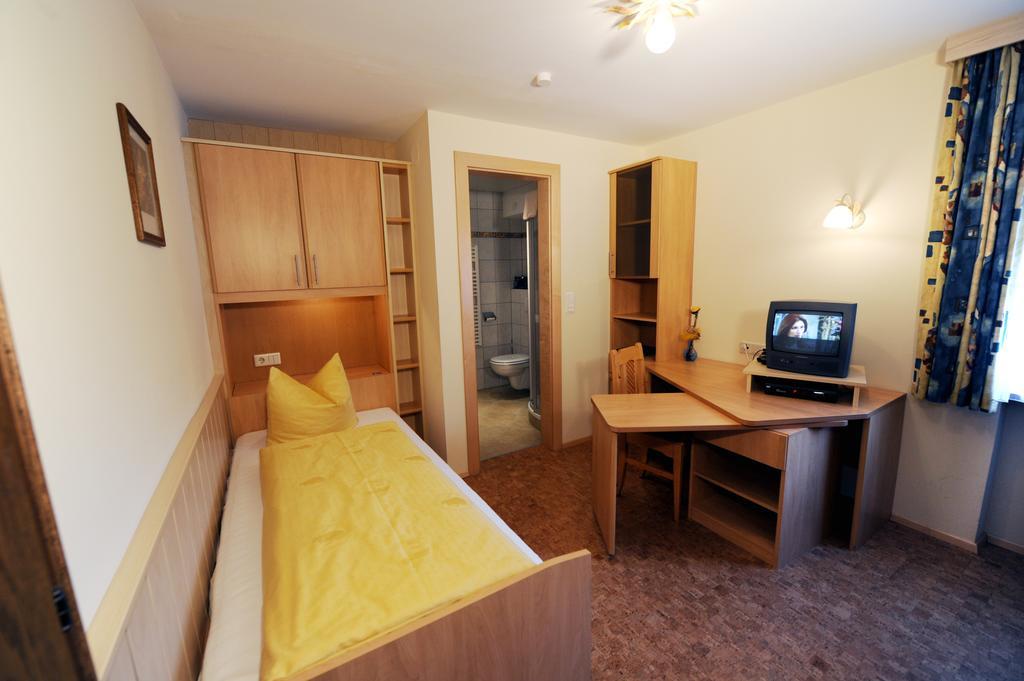 Hotel Garni Landhaus Platzer 齐勒河谷采尔 外观 照片